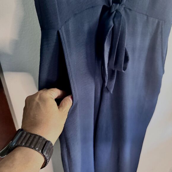 Vince Camuto Women’s Navy Sleeveless Wide Leg Jumpsuit Size L Tie Waist Pockets - Picture 4 of 7